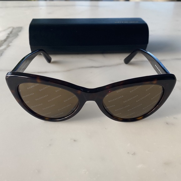 Balenciaga sunglasses - Picture 2 of 3